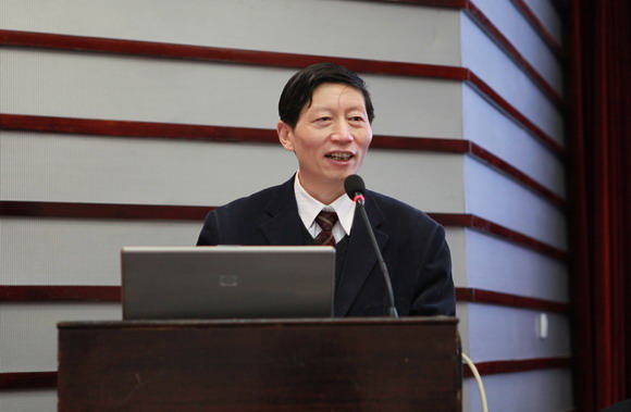 11.01.11 我校举行2010年度科研工作总结表彰大会8.jpg