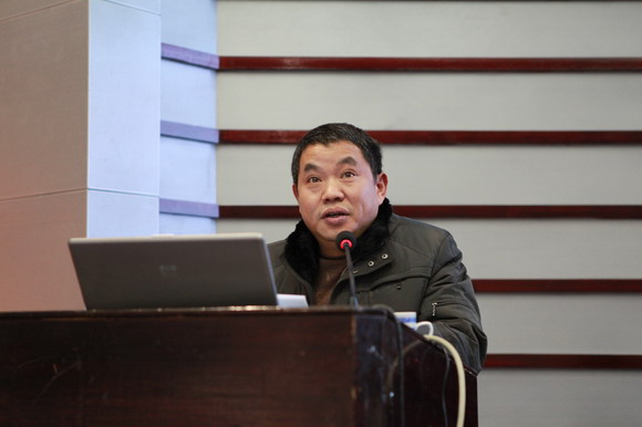 11.01.11 我校举行2010年度科研工作总结表彰大会5.JPG